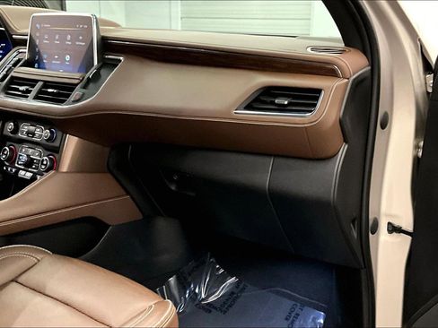 Used 2023 Chevrolet Tahoe High Country w/ LPO, Illumination Package AWD/4WD image 19