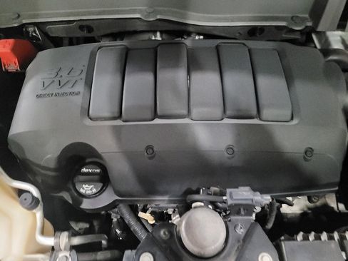 Used 2013 GMC Acadia SLT AWD/4WD image 30