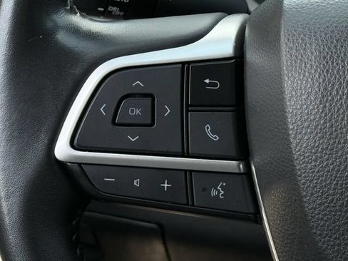 Certified 2024 Toyota Highlander XLE FWD image 13