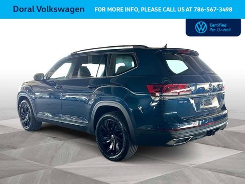 Certified 2023 Volkswagen Atlas SE w/ Black Wheel Package FWD image 6