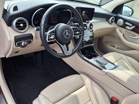 Used 2021 Mercedes-Benz GLC 300 4MATIC image 22