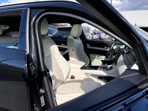 Used 2025 Jaguar F-PACE R-Dynamic S image 8