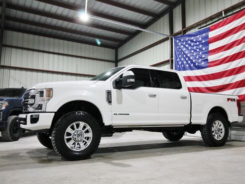 Used 2022 Ford F250 Limited AWD/4WD image 4