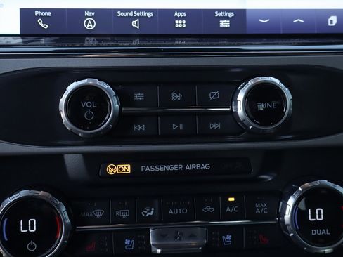 Used 2022 Ford F250 Lariat w/ Black Appearance Package image 42