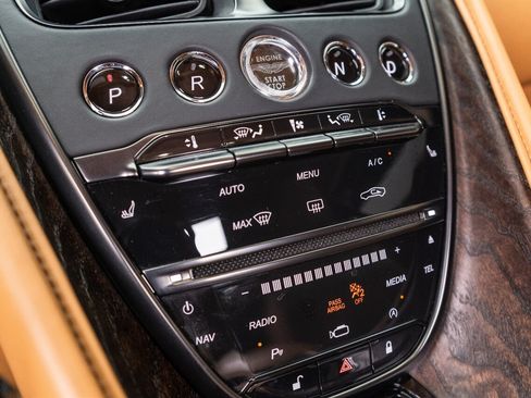 Used 2017 Aston Martin DB11 V12 RWD image 87