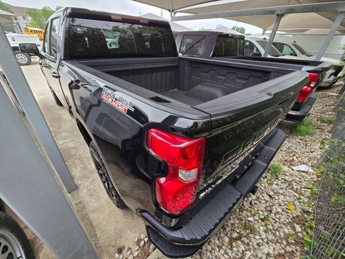 Used 2024 Chevrolet Silverado 1500 LT Trail Boss AWD/4WD image 7
