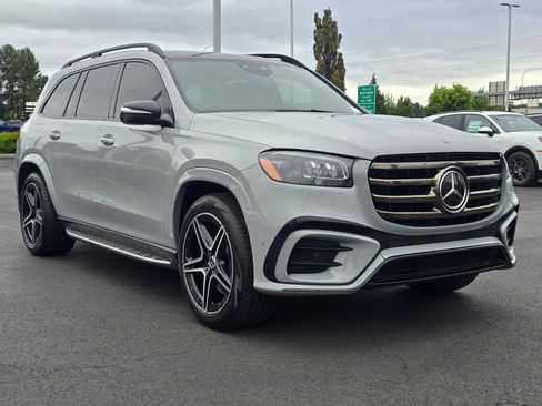 Used 2024 Mercedes-Benz GLS 450 4MATIC image 8