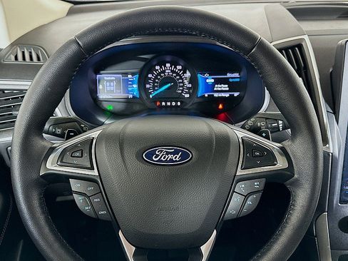 Used 2023 Ford Edge Titanium w/ Class II Trailer Tow Package AWD/4WD image 12