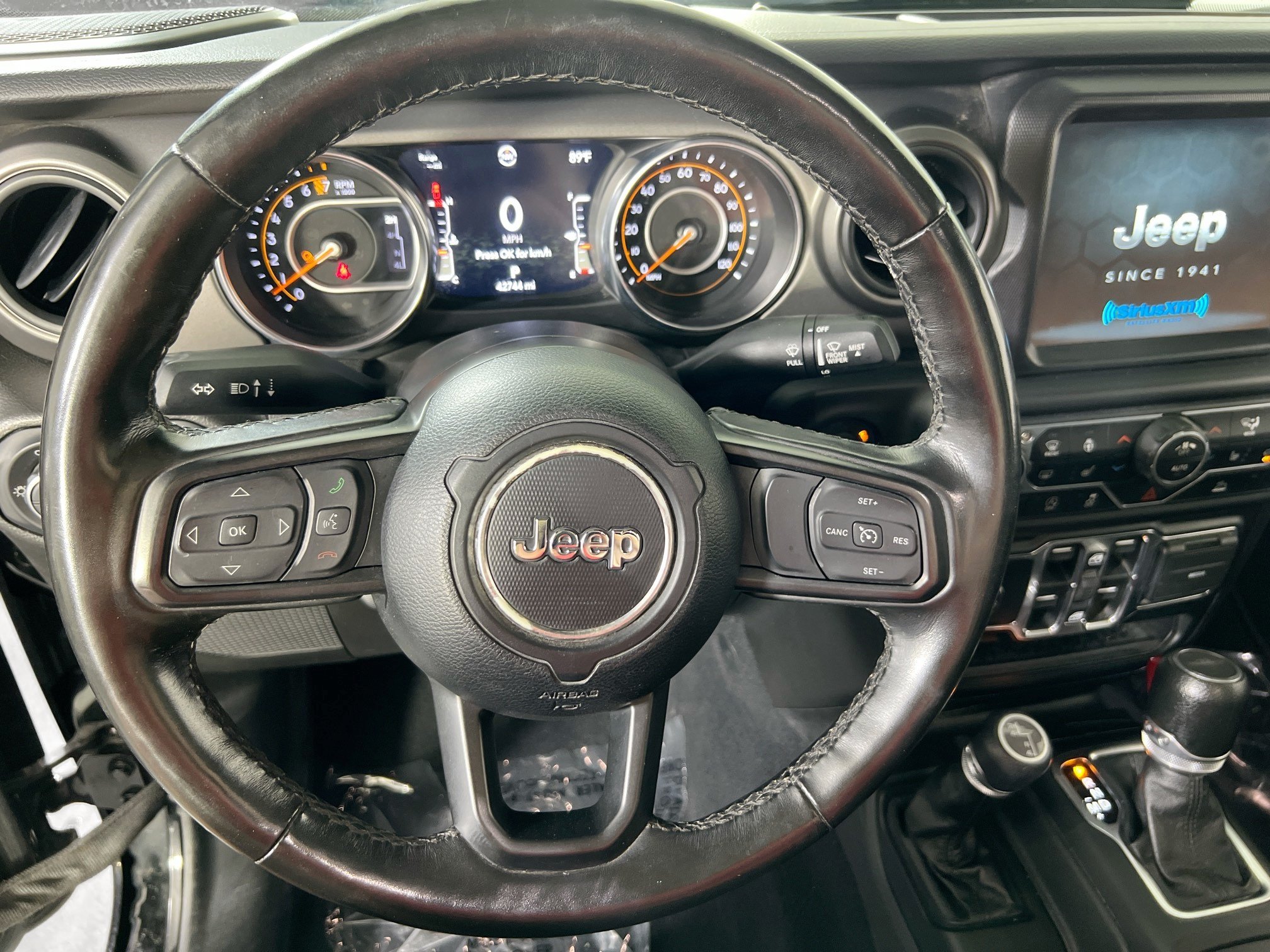 Used 2023 Jeep Gladiator Sport AWD/4WD image 11