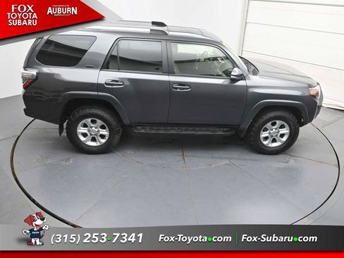 Used 2022 Toyota 4Runner SR5 Premium w/ Moonroof Package AWD/4WD image 30