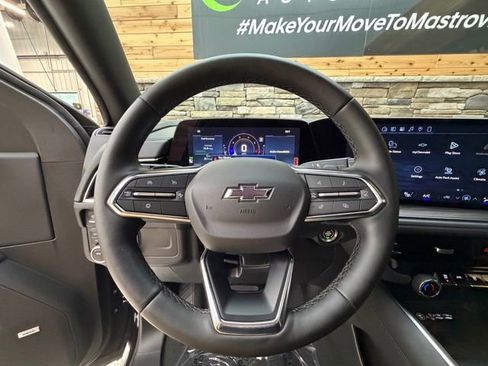 Used 2026 Chevrolet Suburban Z71 w/ Comfort Package AWD/4WD image 20