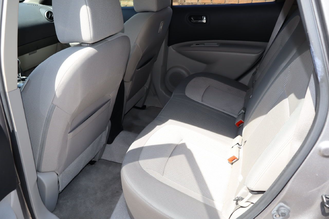 Used 2013 Nissan Rogue SV FWD image 5