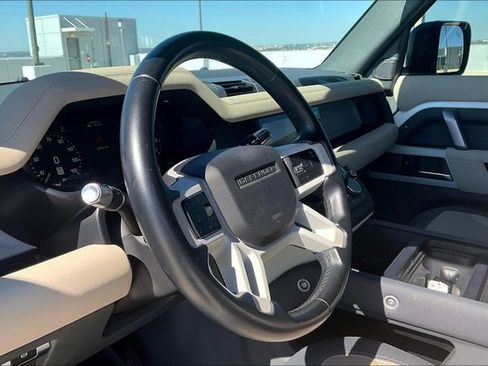 Used 2022 Land Rover Defender 90 X-Dynamic S image 14