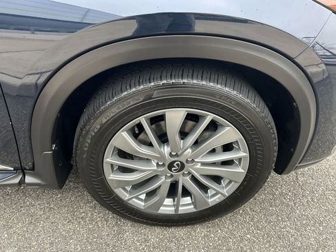 Certified 2025 INFINITI QX50 Luxe w/ Accent Package AWD/4WD image 13