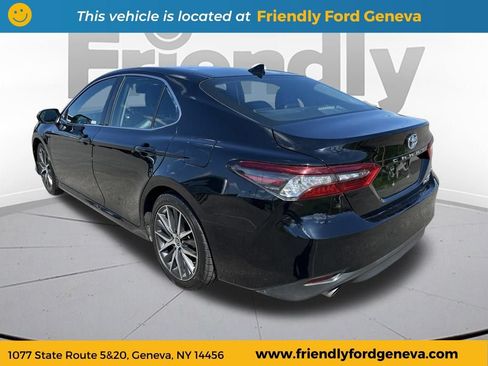 Used 2022 Toyota Camry XLE w/ Navigation Upgrade Package FWD image 4