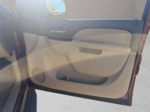 Used 2011 GMC Yukon SLT w/ SLT-2 Equipment Package image 22