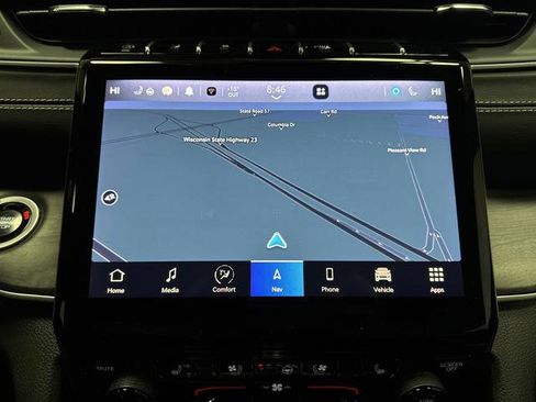 Used 2024 Jeep Grand Cherokee Limited w/ Luxury Tech Group II image 10