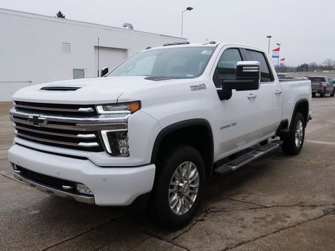 Used 2023 Chevrolet Silverado 2500 High Country w/ Technology Package image 4