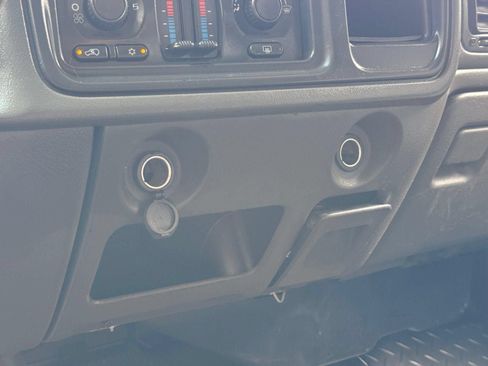 Used 2005 Chevrolet Silverado 1500 LS w/ Light Duty Power Package AWD/4WD image 32