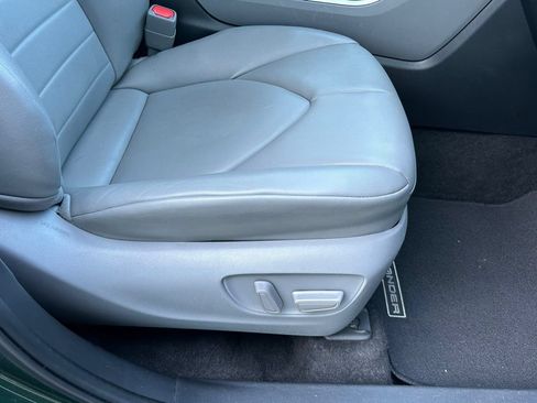 Used 2023 Toyota Highlander XLE FWD image 49