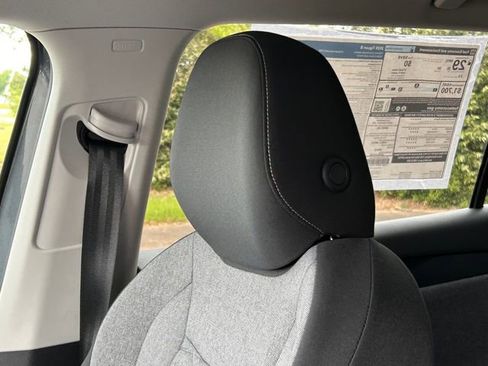 New 2026 Volkswagen Tiguan S image 11