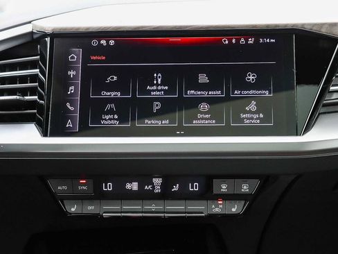 Used 2023 Audi Q4 e-tron Prestige image 17