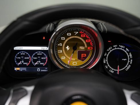Used 2016 Ferrari California T RWD image 46