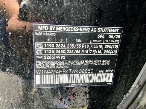 Used 2026 Mercedes-Benz GLB 250 4MATIC image 35