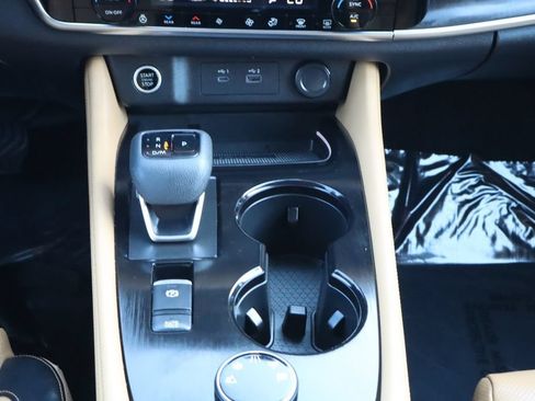 Used 2021 Nissan Rogue Platinum AWD/4WD image 32