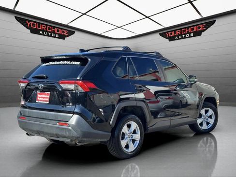 Used 2019 Toyota RAV4 XLE w/ Convenience Package image 5