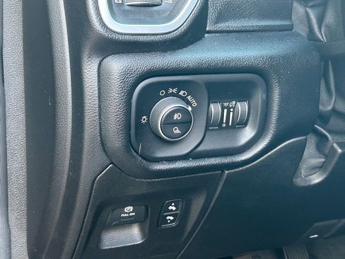 Used 2019 RAM 1500 Big Horn AWD/4WD image 35