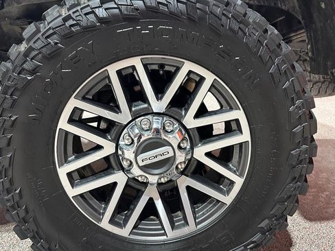 Used 2017 Ford F350 Lariat image 21