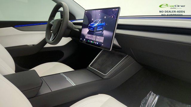 Used 2026 Tesla Model Y AWD image 33