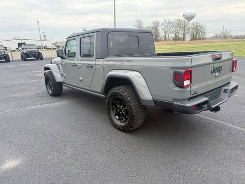 Used 2021 Jeep Gladiator Sport image 37