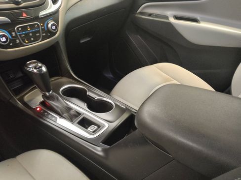 Used 2018 Chevrolet Equinox LT FWD image 26