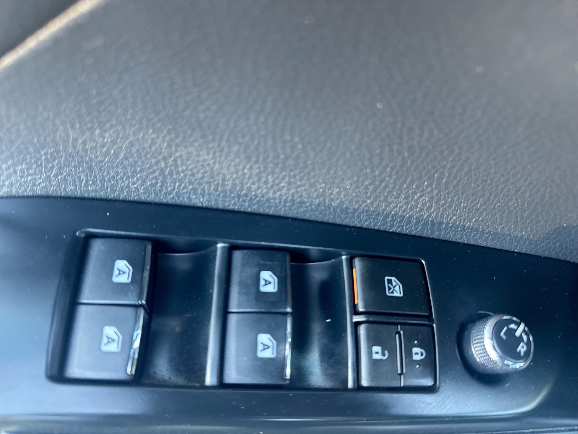 Used 2020 Toyota Camry XSE FWD image 15
