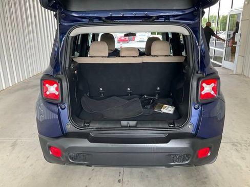 Used 2020 Jeep Renegade Sport w/ Sport Appearance Group FWD image 16