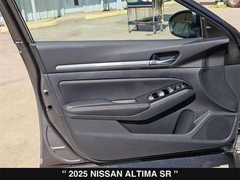 New 2025 Nissan Altima 2.5 SR image 14