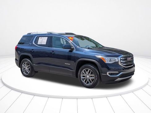 Used 2017 GMC Acadia SLT FWD image 2