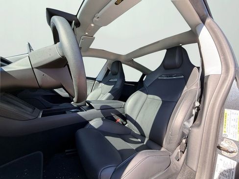 Used 2024 Tesla Model 3 Performance image 7