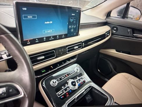 Used 2023 Lincoln Nautilus Reserve w/ Equipment Group 201A image 10