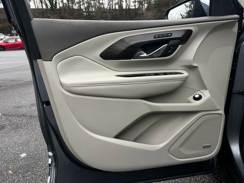 Used 2018 GMC Terrain Denali w/ Advanced Safety Package image 10