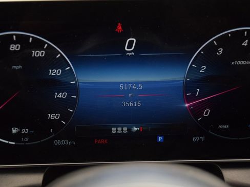 Used 2023 Mercedes-Benz GLC 300 image 26