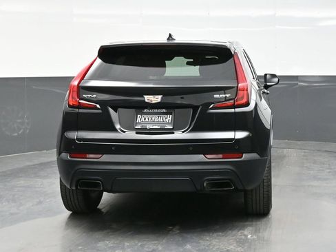Used 2019 Cadillac XT4 Luxury w/ Cold Weather Package FWD image 6