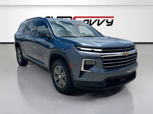 Used 2026 Chevrolet Traverse LT FWD image 1