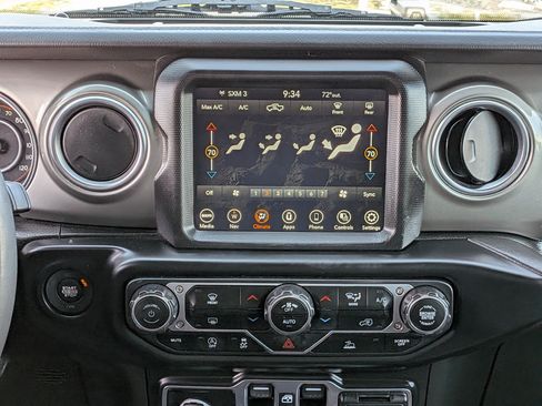 Used 2023 Jeep Gladiator Overland AWD/4WD image 29