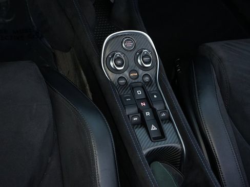Used 2020 McLaren 600LT Spider image 22
