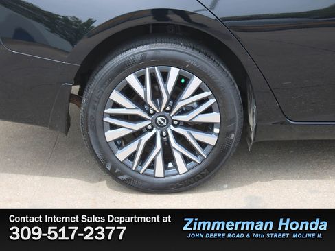 Used 2024 Nissan Altima 2.5 SV w/ SV Premium Package AWD/4WD image 22