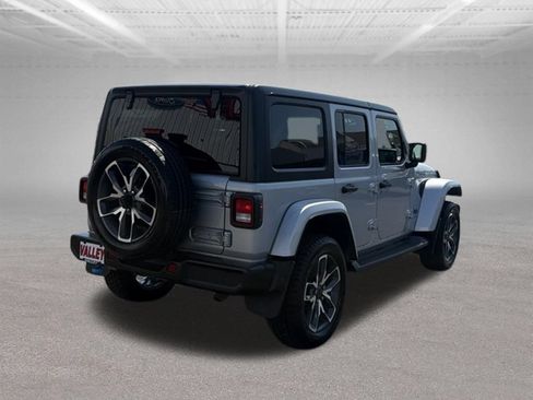 Used 2024 Jeep Wrangler Unlimited w/ Convenience Group AWD/4WD image 13