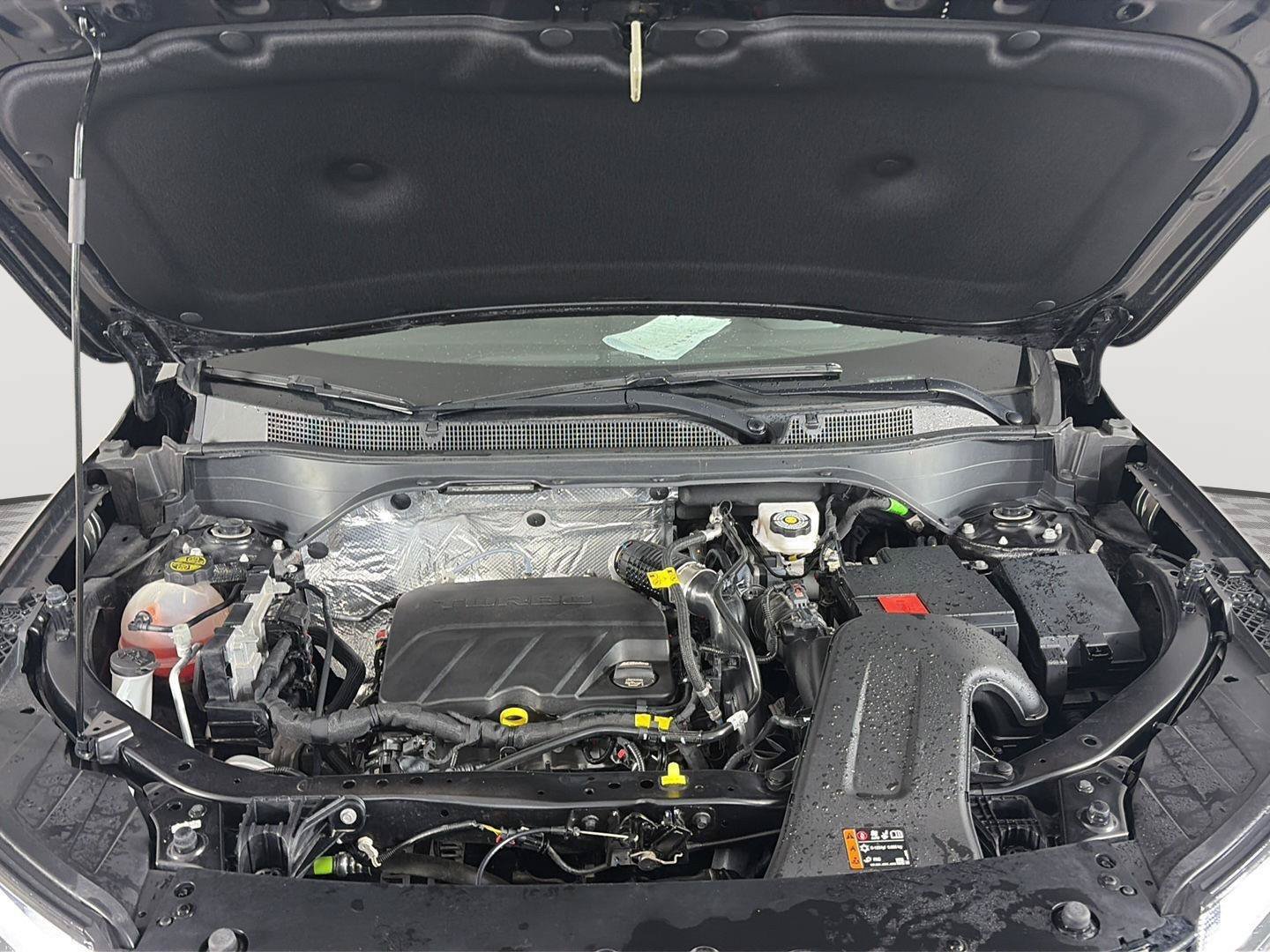 Used 2025 Chevrolet Trax RS FWD image 17
